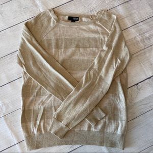 ☀️Ana gold and cream crew neck sweater.